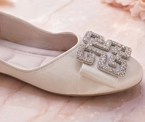 Women’s Beige Pointed-Toe Rhinestone Bow Flat Shoes - Image 3