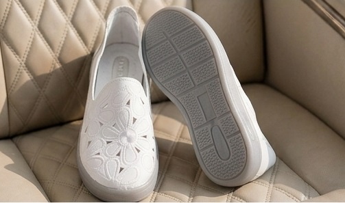 Women’s White Floral Cutout Slip-On Platform Shoes - Image 5
