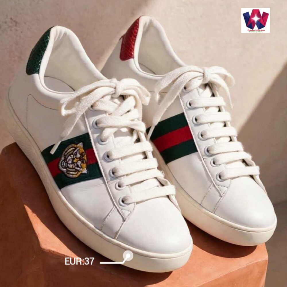 Embroidered Feline Web Leather Low-Top Sneakers