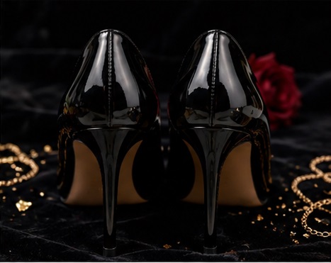 Women’s Black Patent Pointed-Toe High Heel Pumps - Image 2