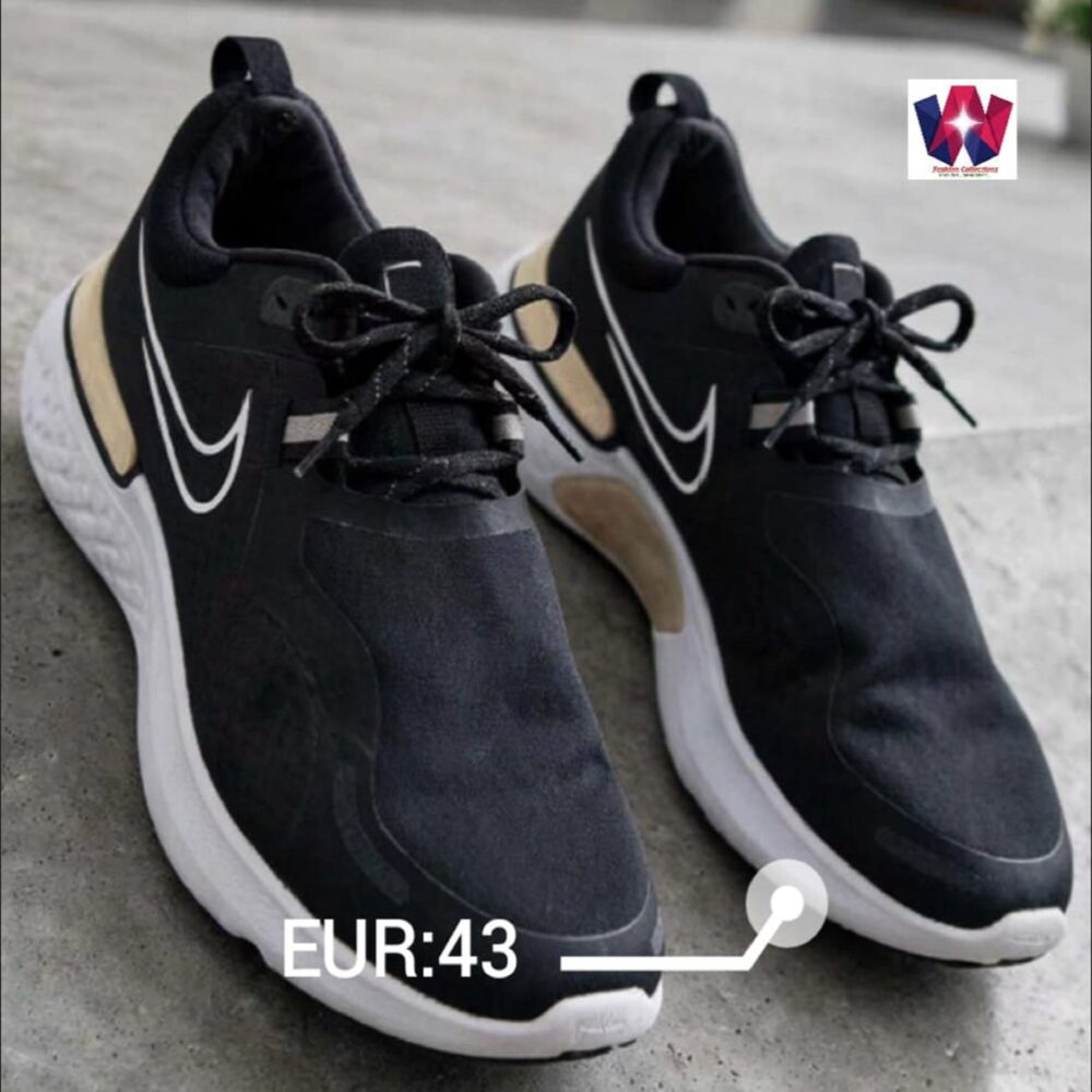 Black Cushioned Lace-Up Running Sneakers