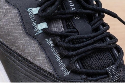 Black & Grey Breathable Mesh Running Sneakers - Image 4