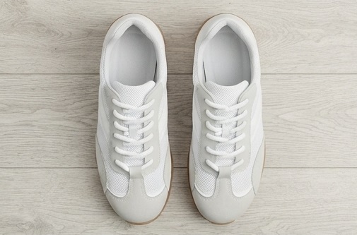 Classic White Mesh Gum Sole Casual Sneakers - Image 4