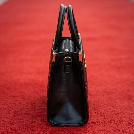 Black Quilted Handbag with Gold Studs & 5GN Statement Detail - Image 4