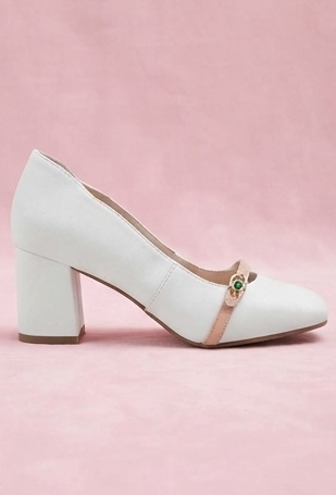 White Block Heel Pumps with Contrast Strap - Image 3
