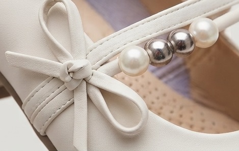 Bow & Pearl Accent Mary Jane Block Heel Pumps - Image 3