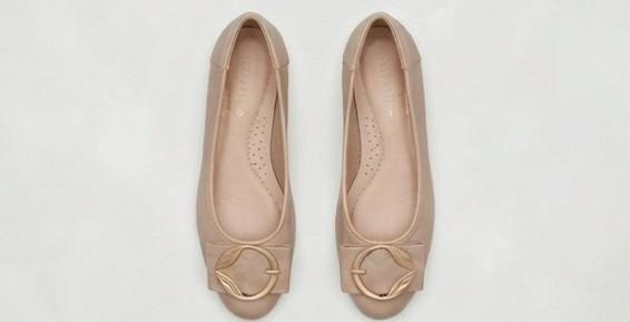 Women's Elegant Buckle Detail Flat Shoes - Image 6