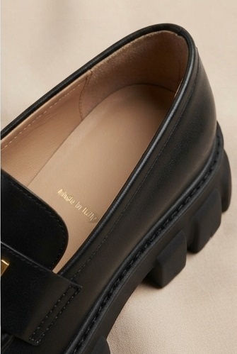 Women’s Black Chunky Slide Sandals with Gold Chain Detail - Image 4