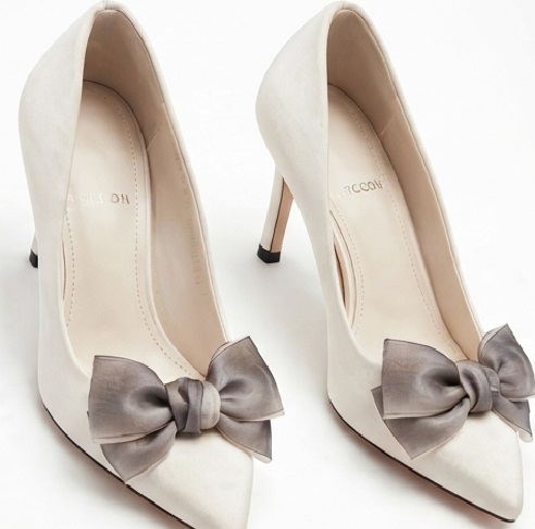 White Pointed-Toe High Heels with Grey Bow Accent - Image 5