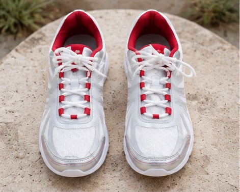 White & Red Lightweight Lace-Up Sneakers - Image 2